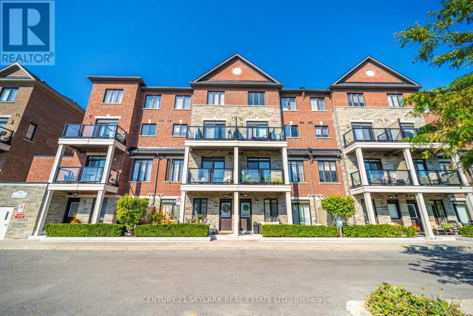 6 196 Pine Grove Rd, Vaughan, ON L4L 1X3