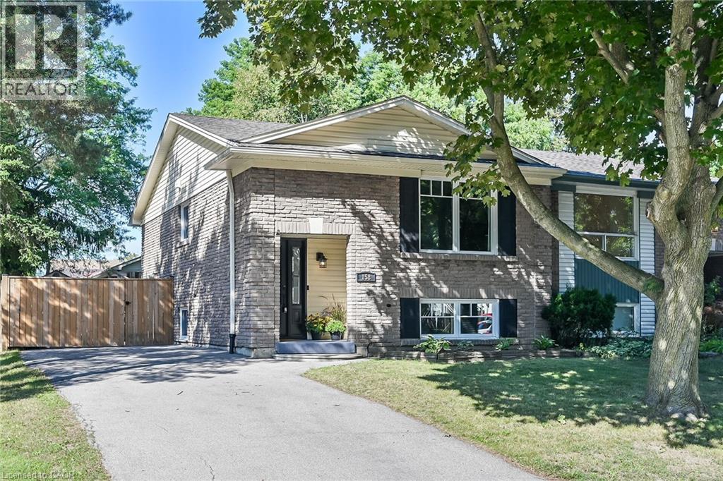 158 Wendover Dr, Hamilton, ON L9C 5X5