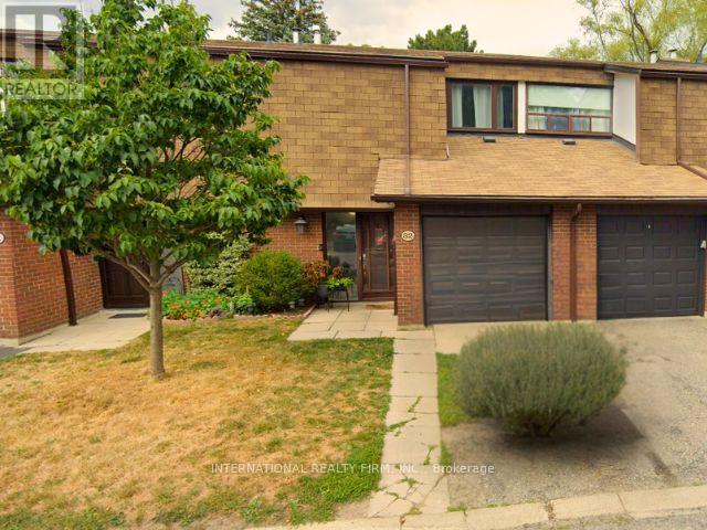 32 600 Silver Creek Blvd, Mississauga, ON L5A 2B4