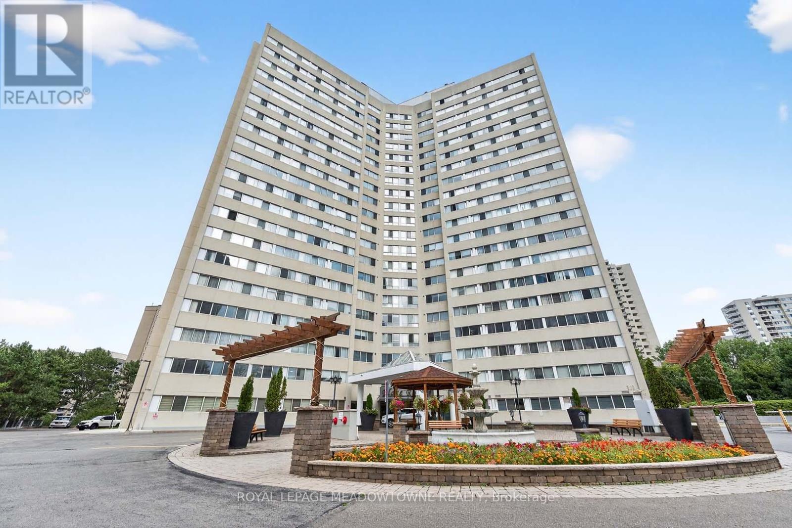 102 3695 Kaneff Cres, Mississauga, ON L5A 4B6