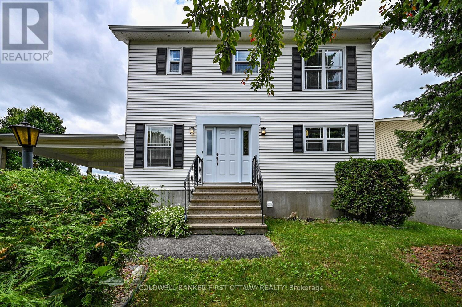 22 Poole Creek Cres, Ottawa, ON K2S 1G4