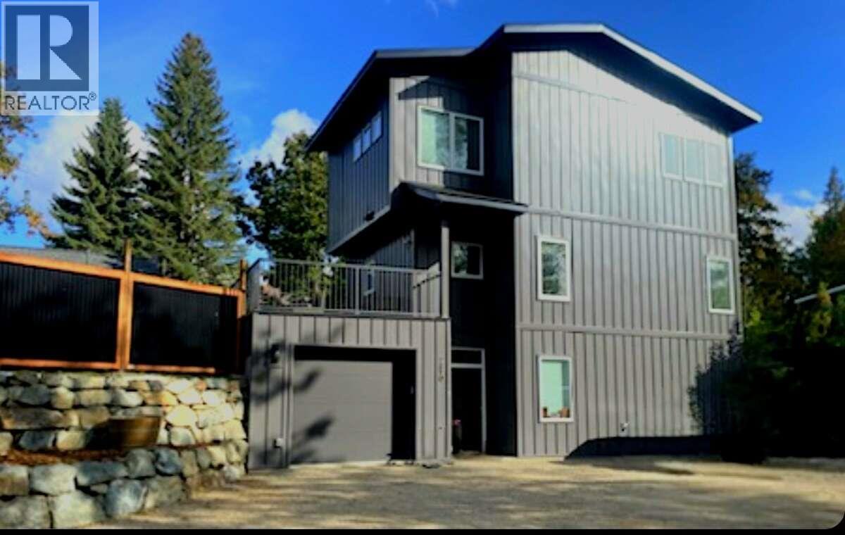 2690 Monte Christo St, Rossland, BC V0G 1Y0