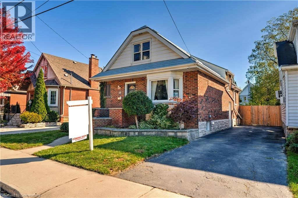 97 Knyvet Ave, Hamilton, ON L9A 3J6