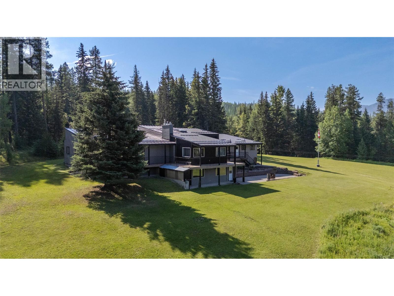 105 Castle Mountain Rd, Fernie, BC V0B 1M4