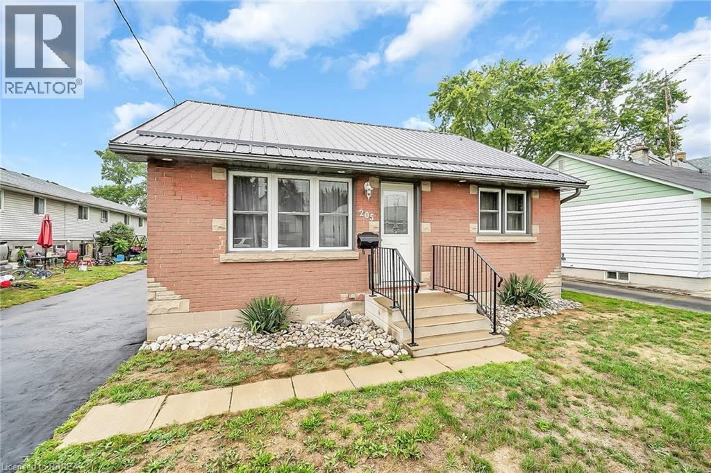 205 Crysler St, Delhi, ON N4B 1H9