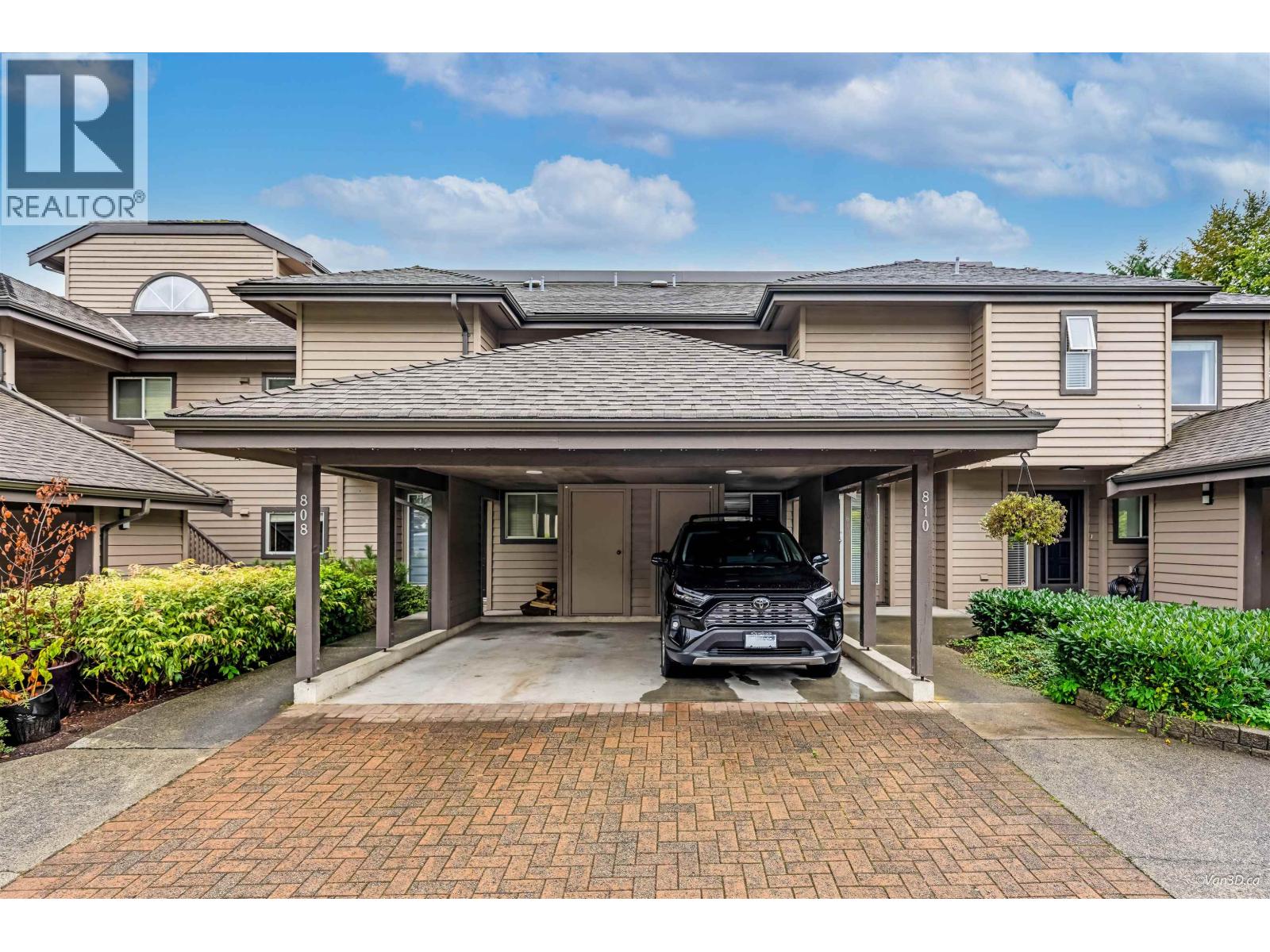 808 Roche Point Dr, North Vancouver, BC V7H 2T8