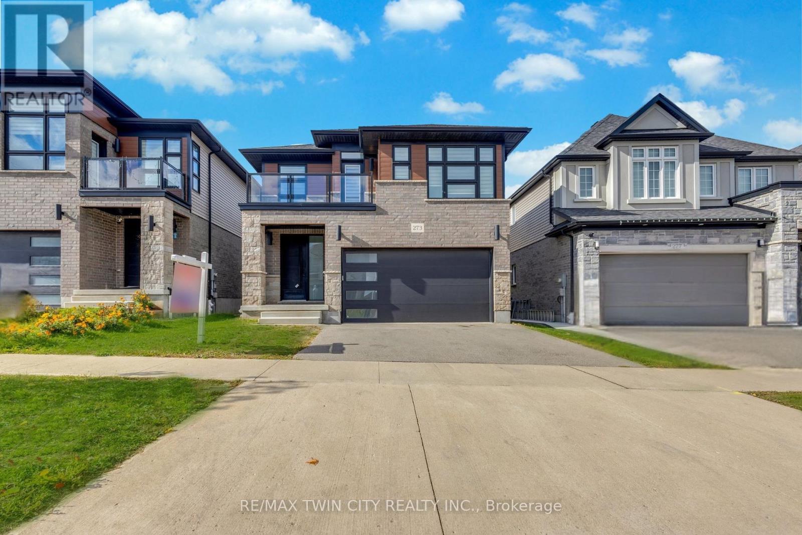 273 Woodbine Ave, Kitchener, ON N2R 0P7