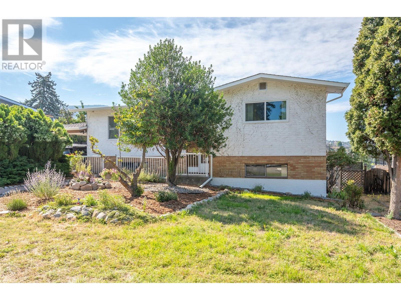 112 Dunant Pl, Penticton, BC V2A 3G3