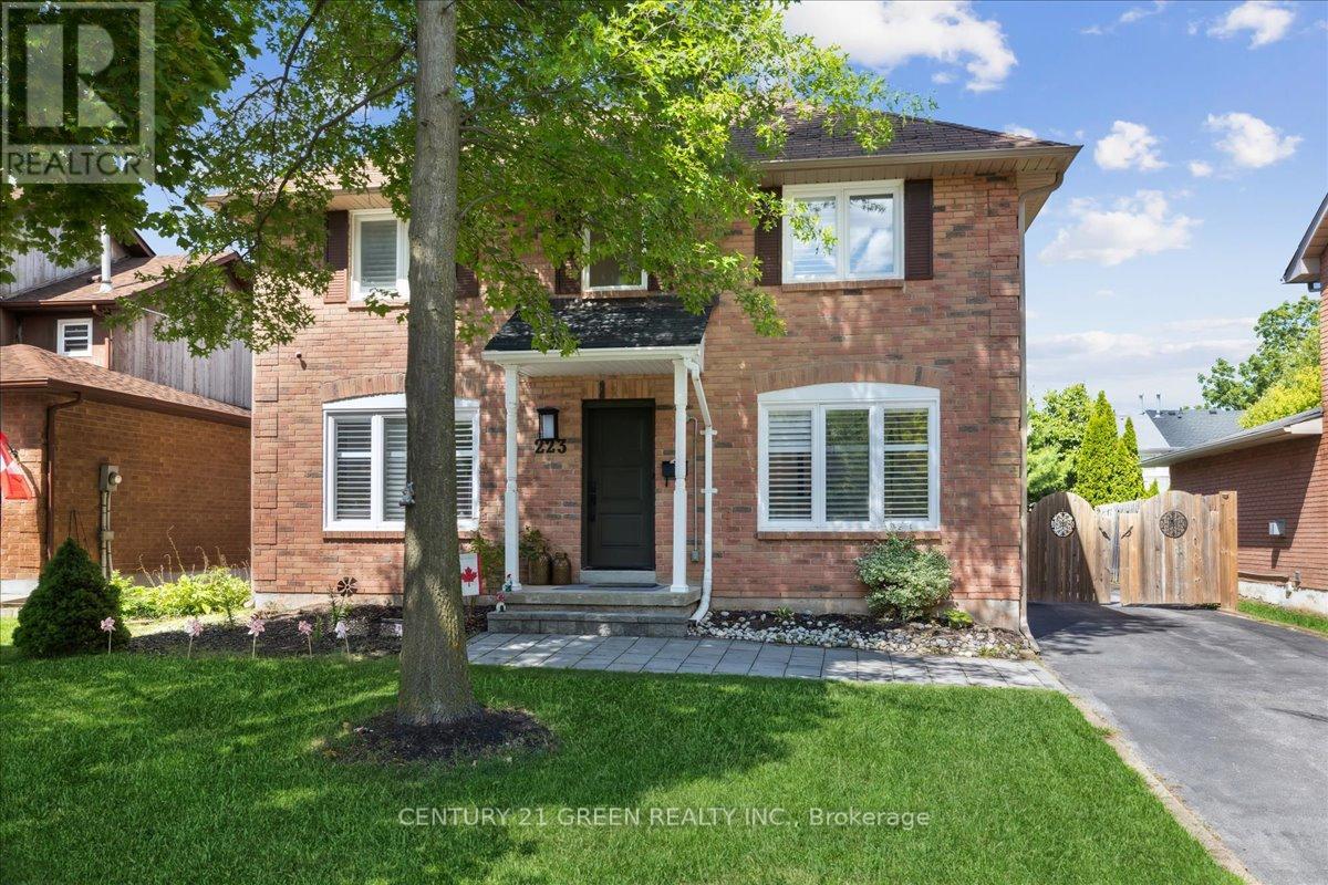 223 Odonoghue Ave, Oakville, ON L6H 3W5