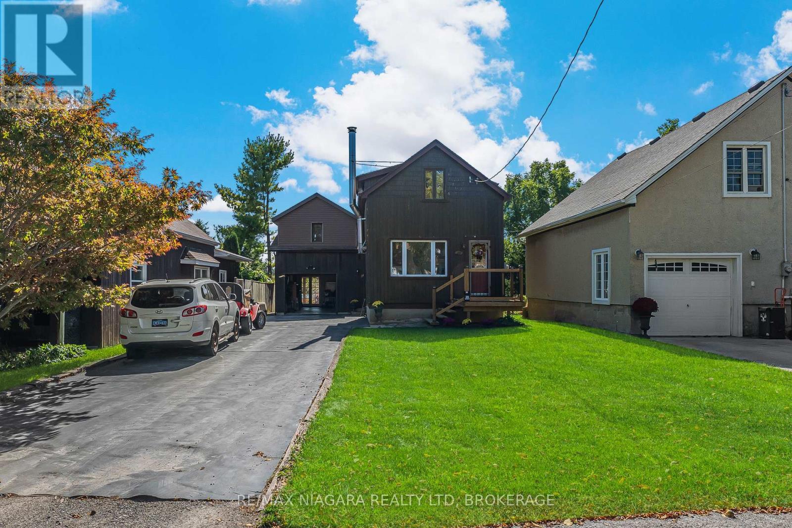 29 Marlatts Rd, Thorold, ON L2V 1M9