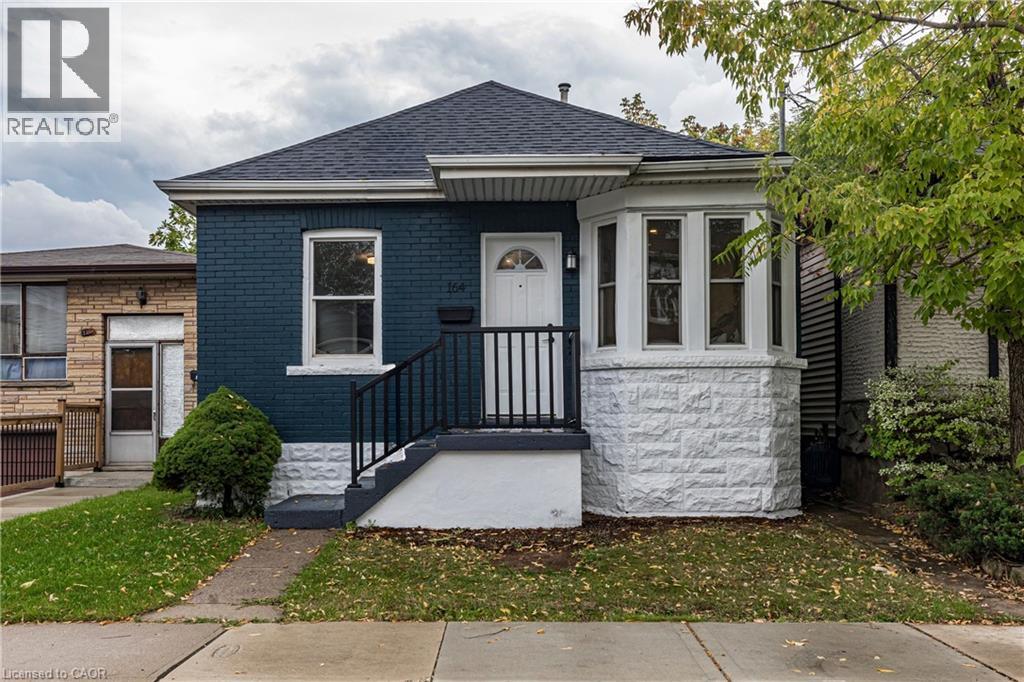 164 London St N, Hamilton, ON L8H 4B8