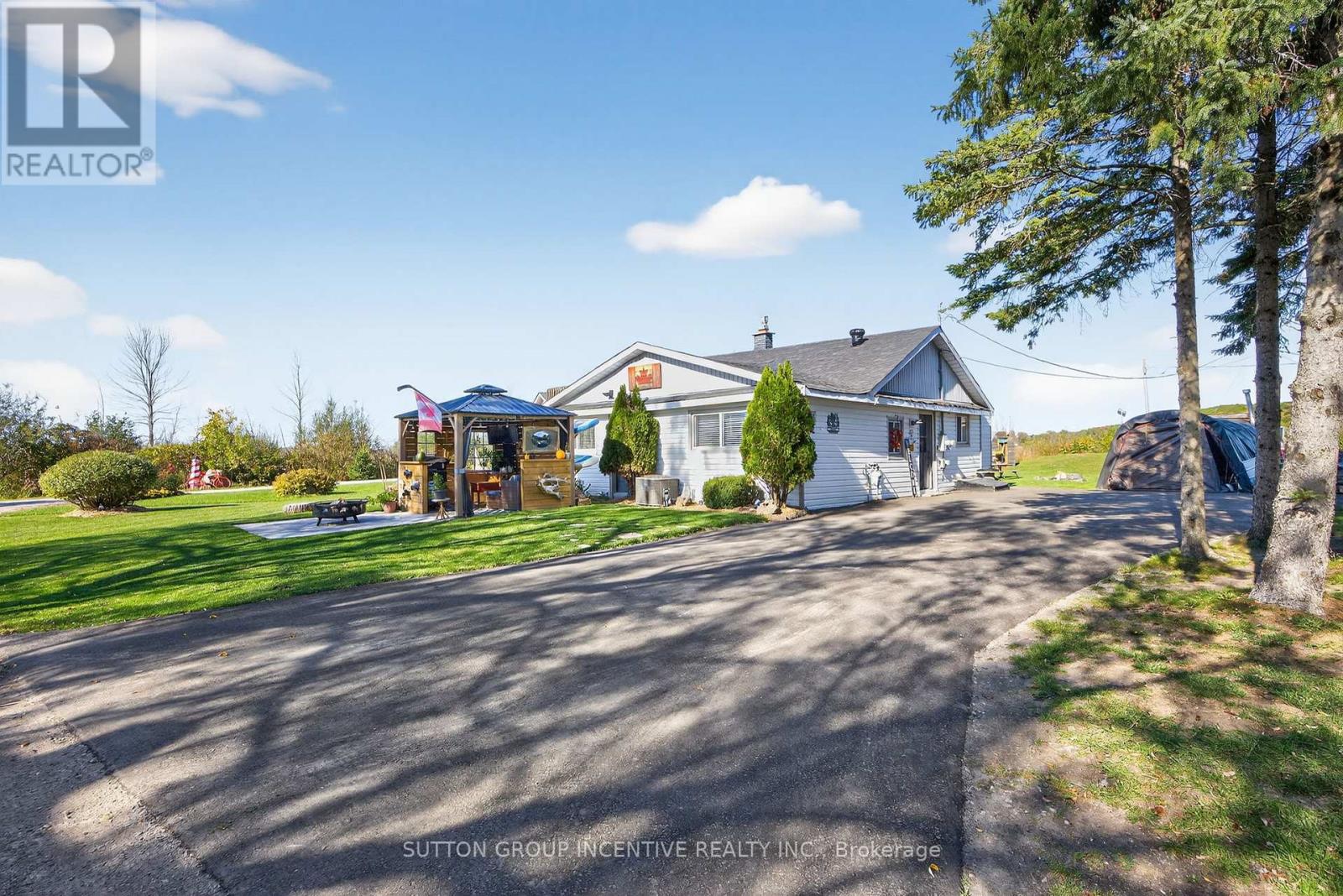 15 Playfair Dr, Tay, ON L0K 2C0