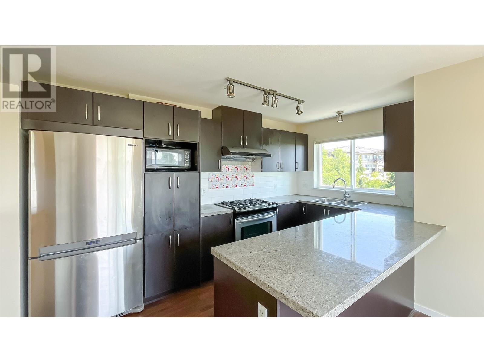 3050 Dayanee Springs Boulevard Unit 203, Coquitlam, BC V3E 0A2
