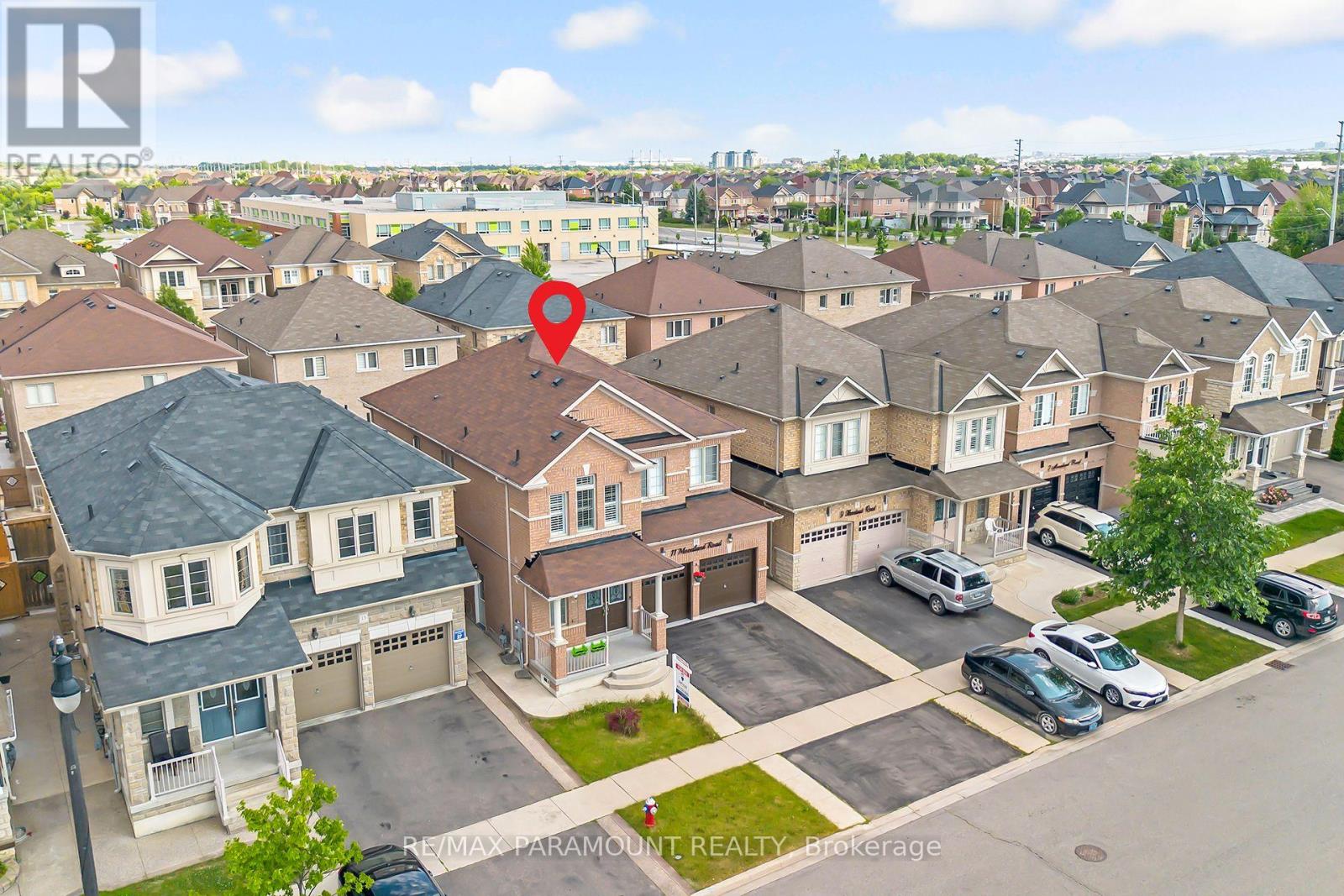 11 Moonland Rd, Brampton, ON L6P 0K4