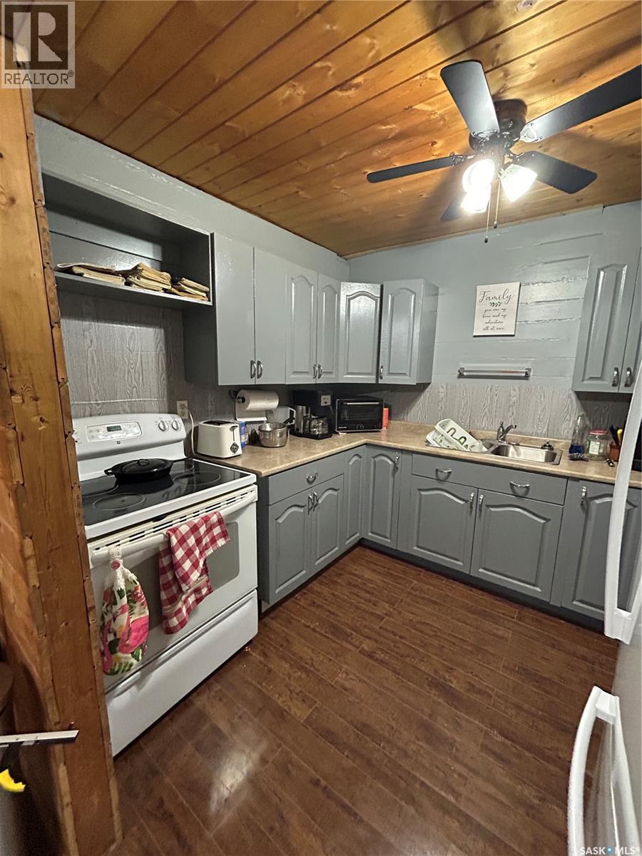 203 Prouse St, Kelvington, SK S0A 1W0