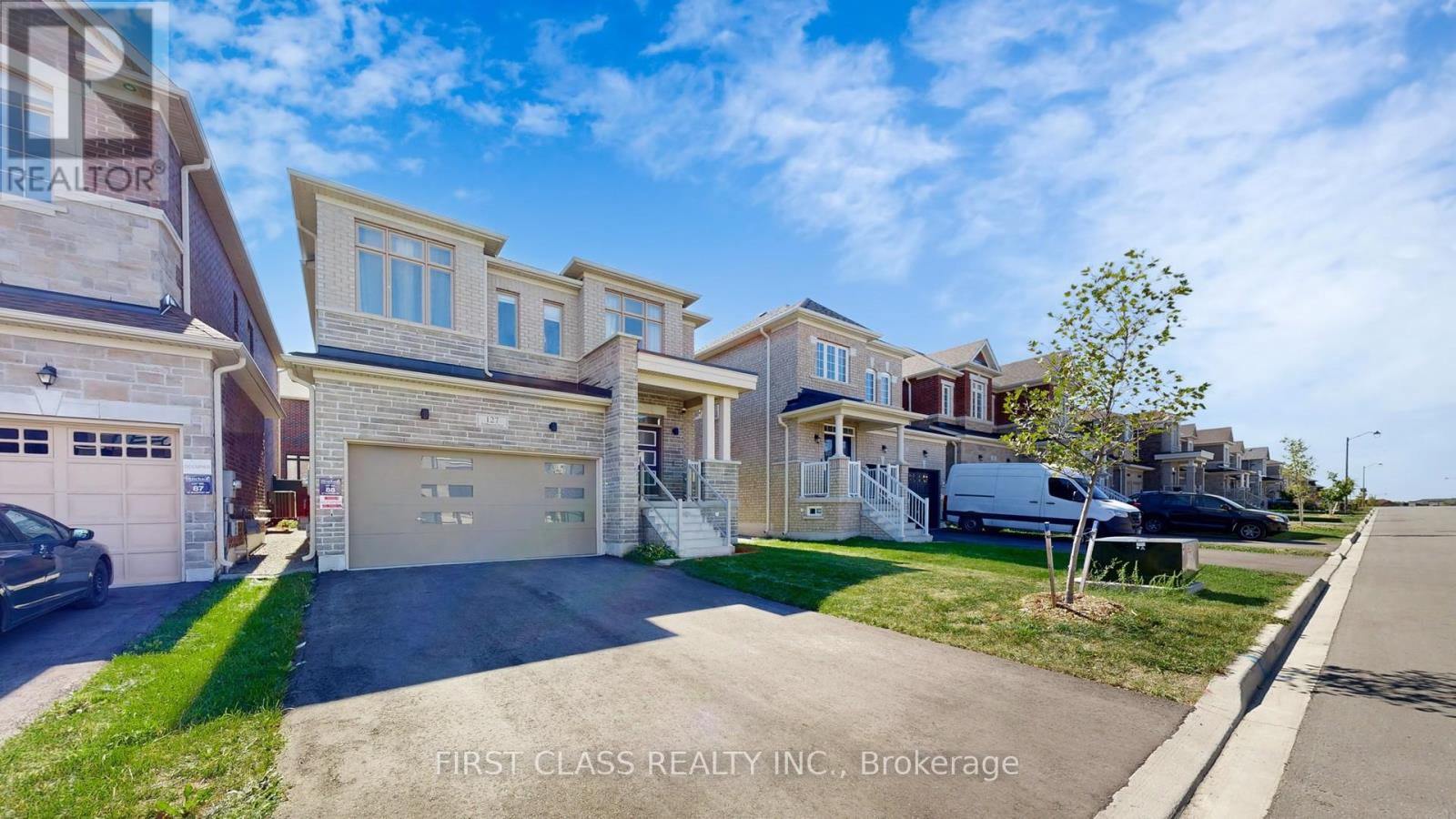 127 Fallharvest Way, Whitchurch-Stouffville, ON L4A 0R8