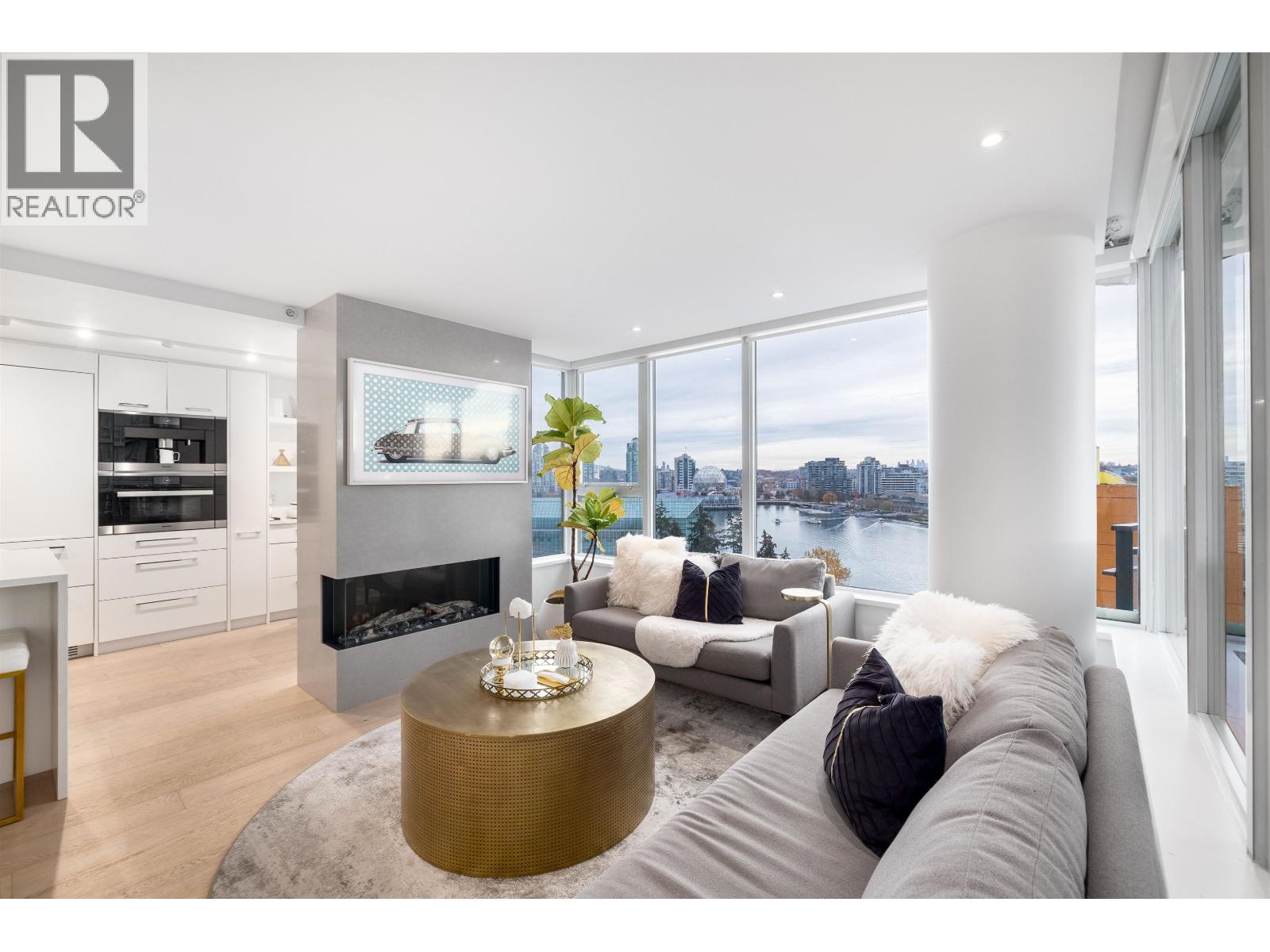 33 Smithe Street Unit 1603, Vancouver, BC V6B 0B5