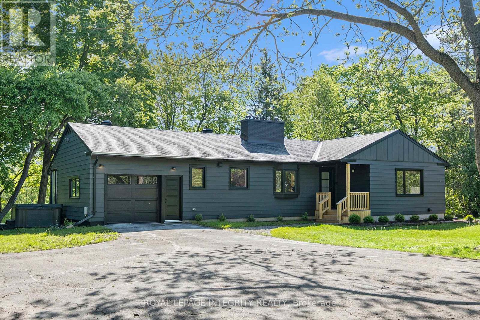 17 Lockview Rd, Ottawa, ON K4M 1B2