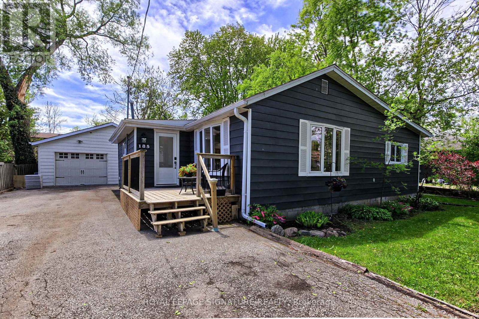 185 Woodland Ave, Georgina Keswick North, ON L4P 2M9