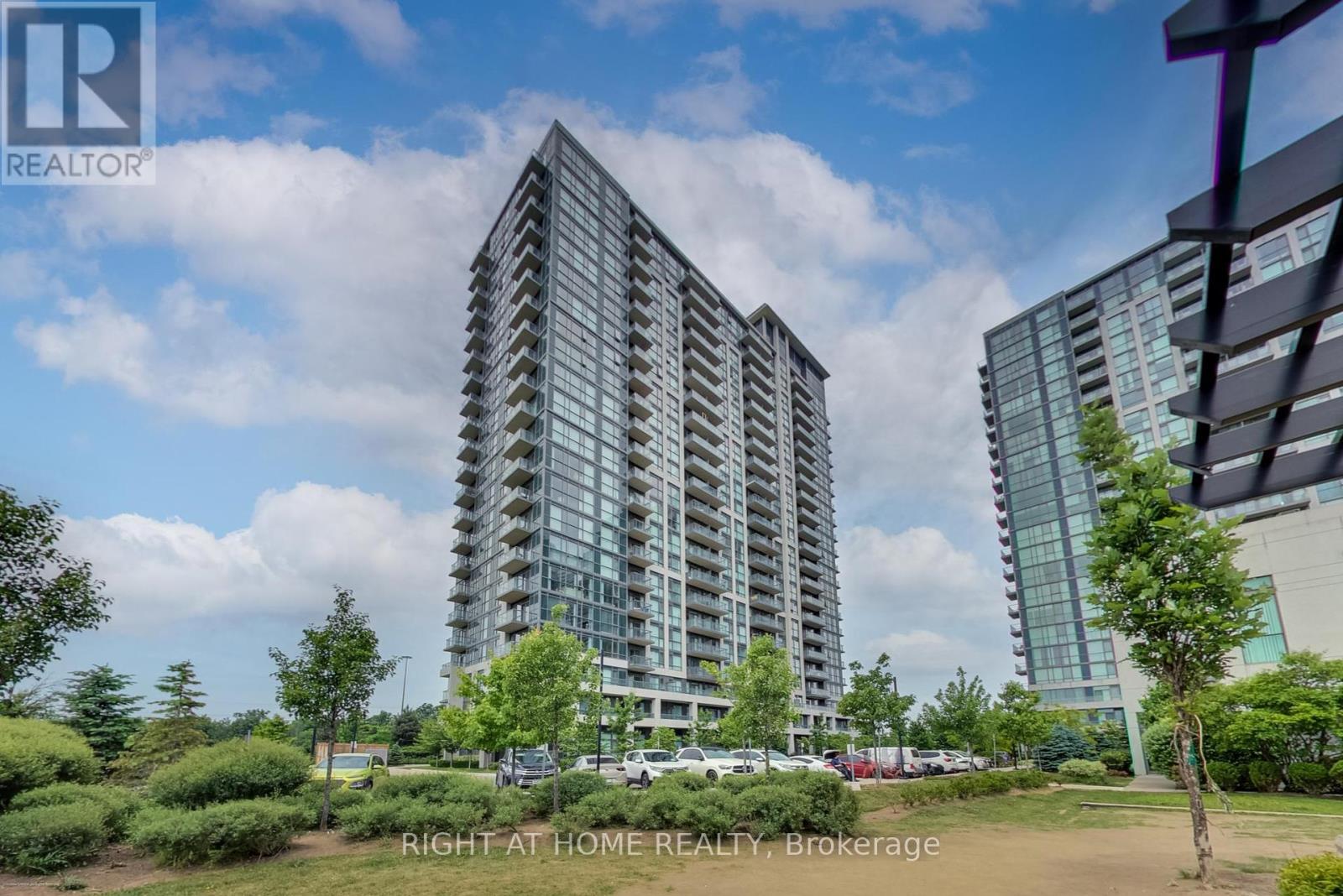 515 349 Rathburn Rd W, Mississauga, ON L5B 0G9