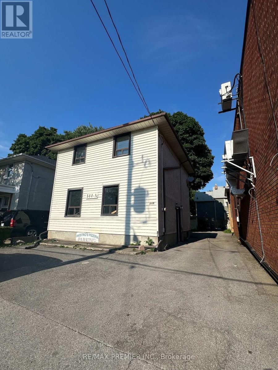 144 Lake St #-a, St. Catharines, ON L2R 5Y3