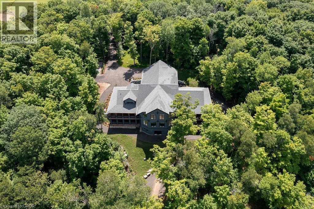 84 Swallowdale Rd, Huntsville, ON P1H 0A5