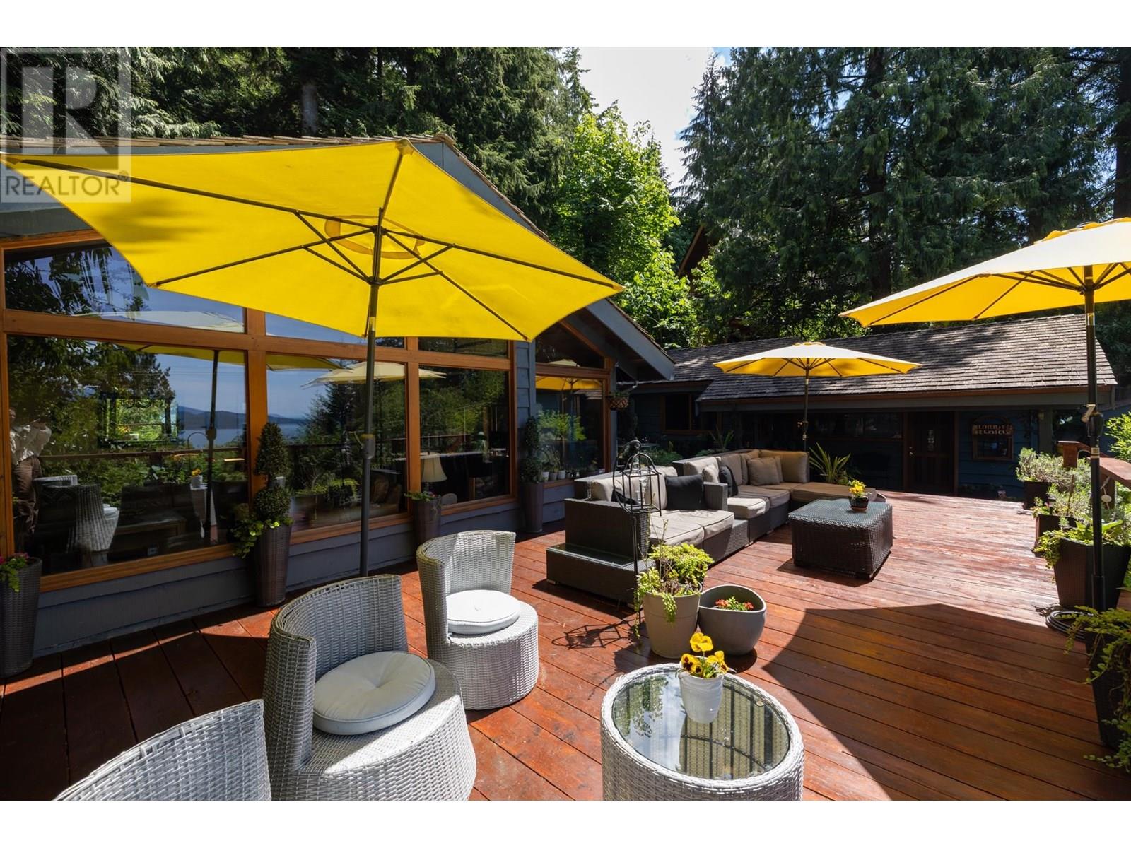 315 Bayview Rd, Lions Bay, BC V0N 2E0