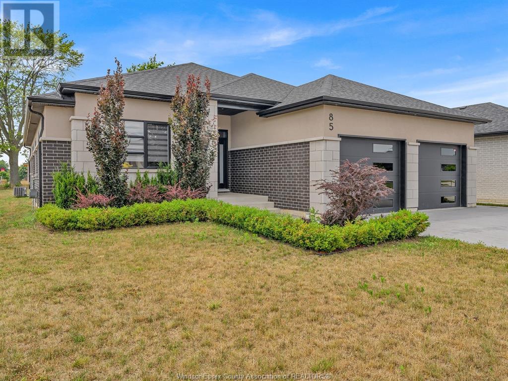85 Olive Dr, Leamington, ON N8H 0E7