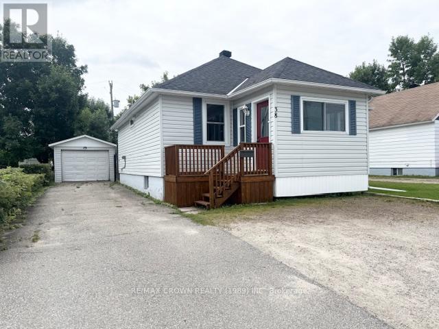 38 Egerton St, Kapuskasing, ON P5N 1J3