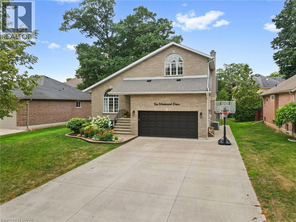 10 Westwood Dr, Port Colborne, ON L3K 6B8