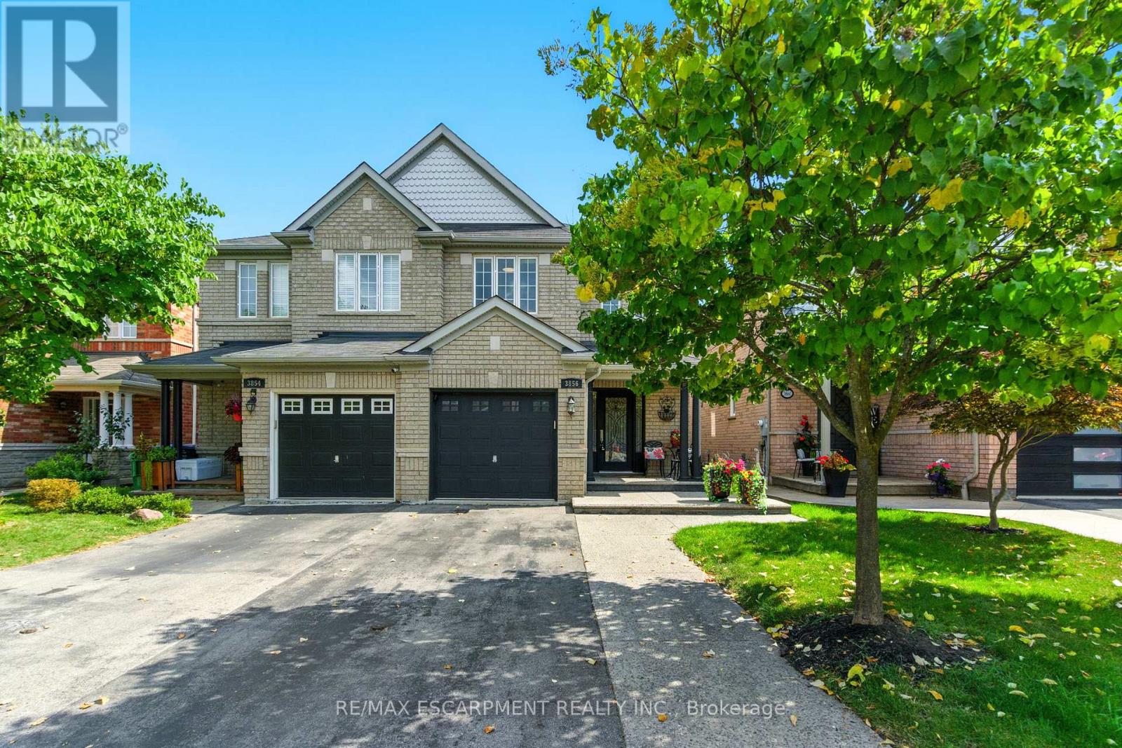 3856 Skyview St, Mississauga, ON L5M 8A1