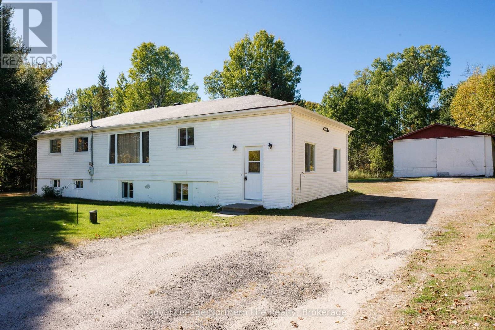 92 Highway 94, East Ferris Corbeil, ON P0H 1K0