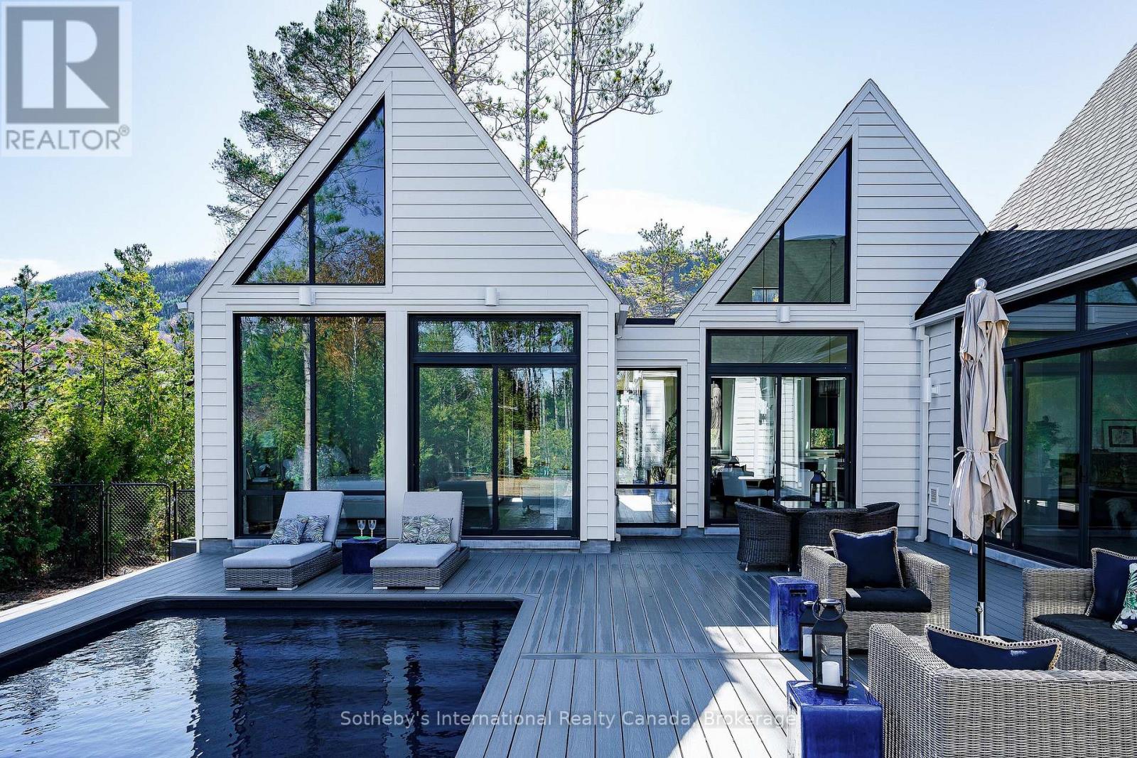 101 Deer Ln, The Blue Mountains, ON N0H 1J0