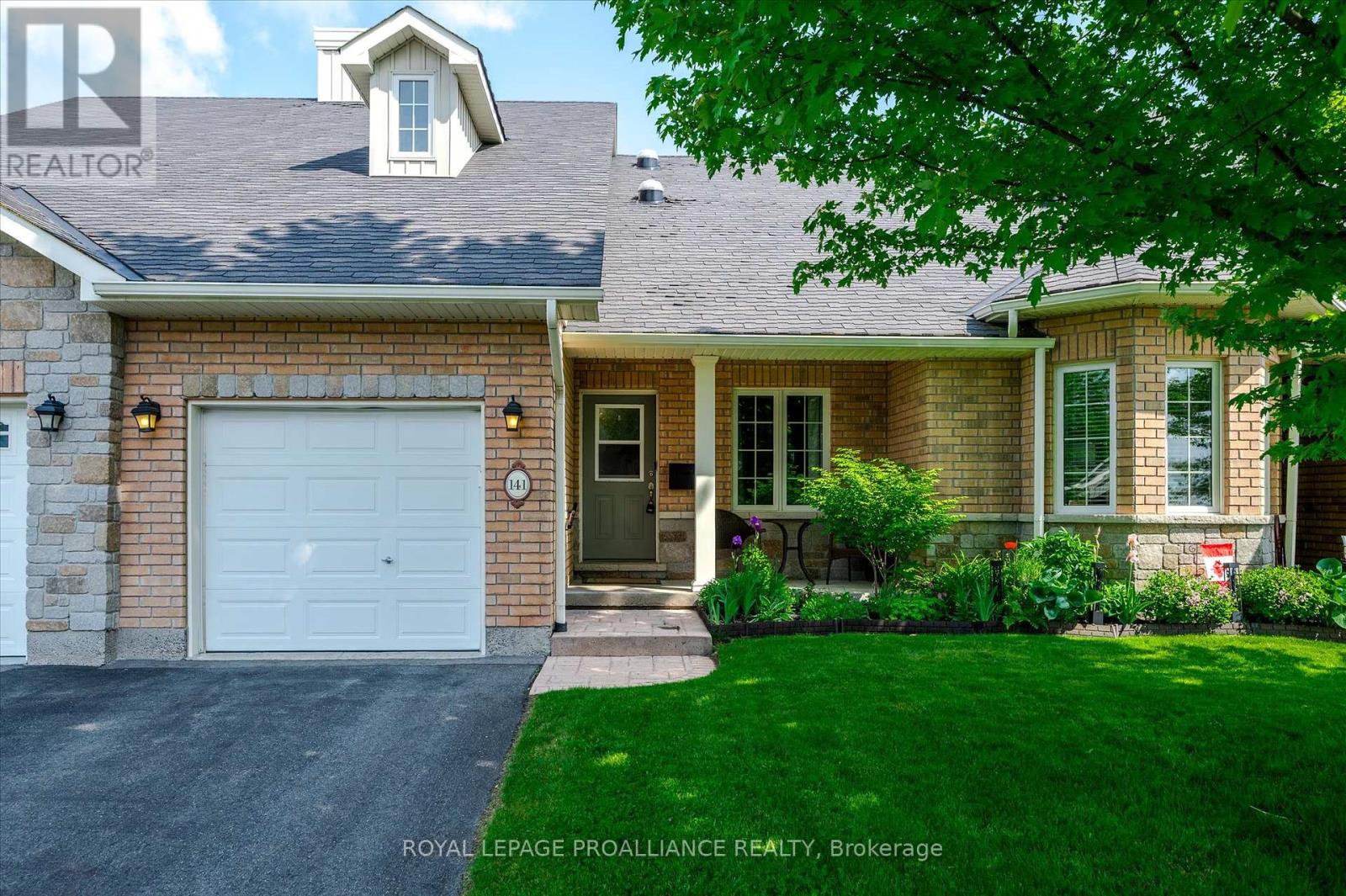 141 Village Cres, Peterborough, ON K9J 0A9