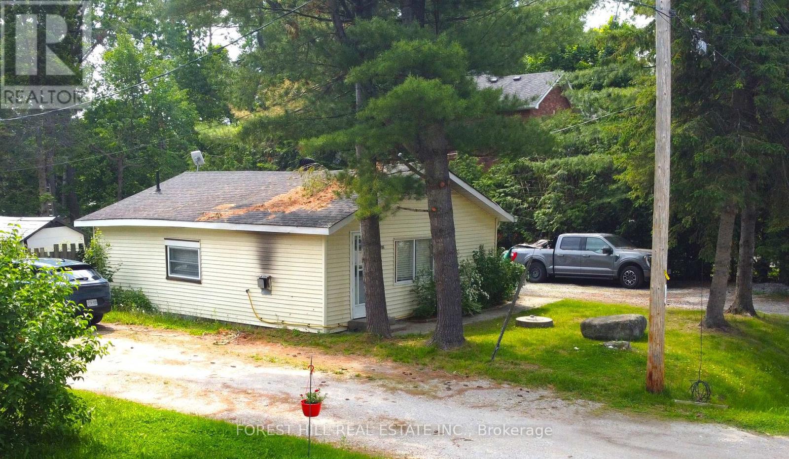 3195 Cowan Ave, Innisfil, ON L9S 2K2