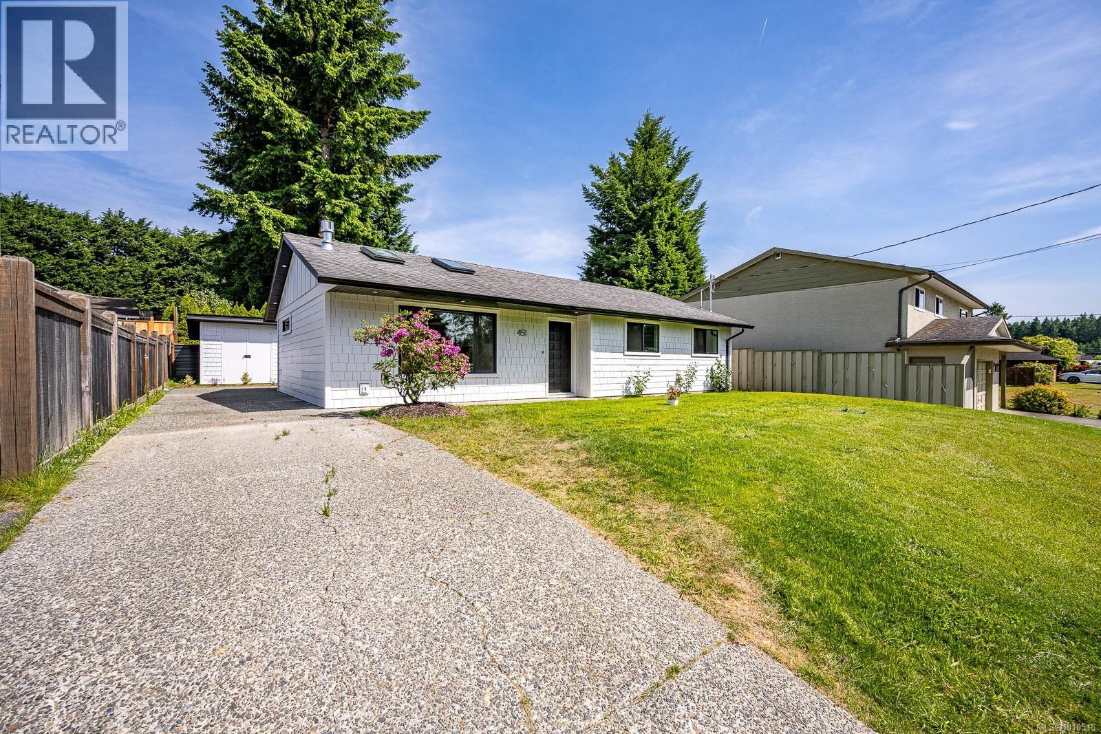 451 Mcphedran St S, Campbell River, BC V9W 6S5