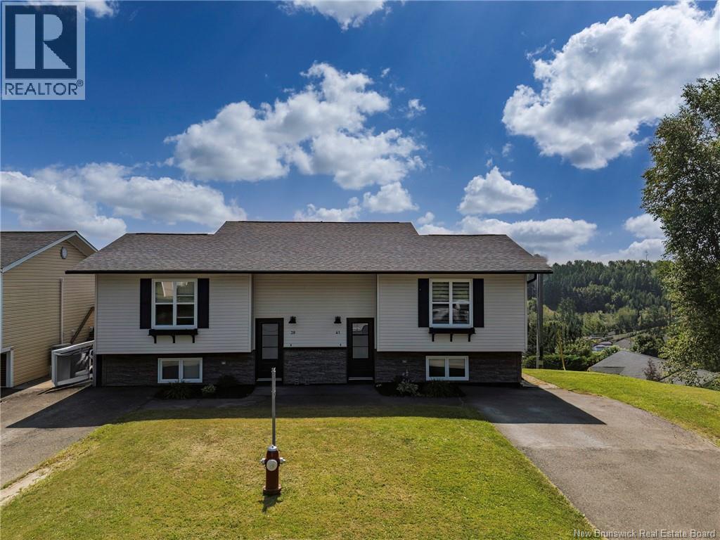39-41 Belair St, Grand Falls, NB E3Y 1A8