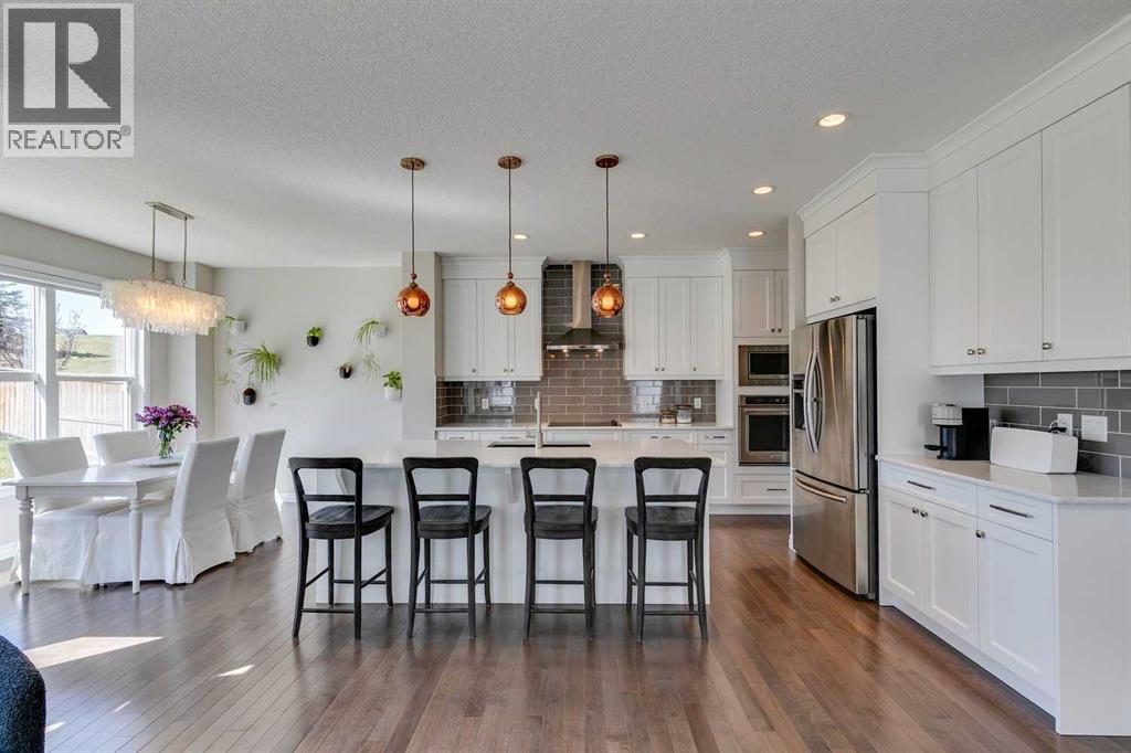 43 Nolancrest Mnr NW, Calgary, AB T3R 0V7