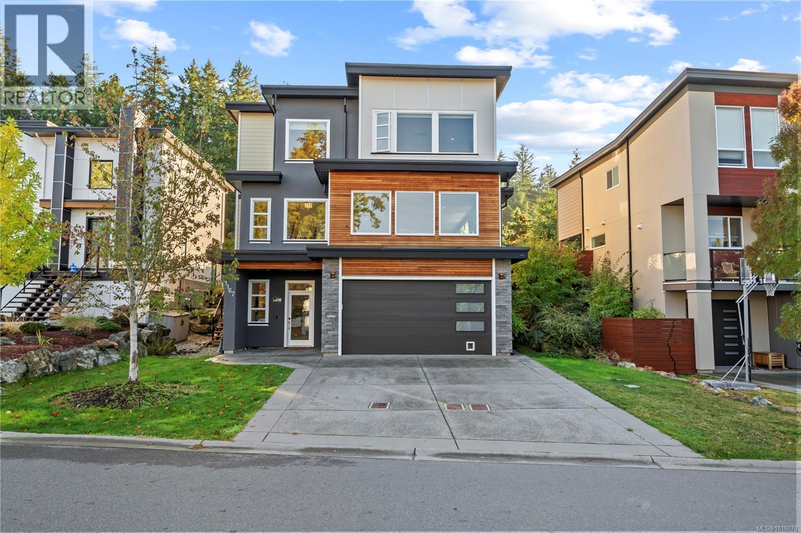 1167 River Rock Pl, Highlands, BC V9B 0S6