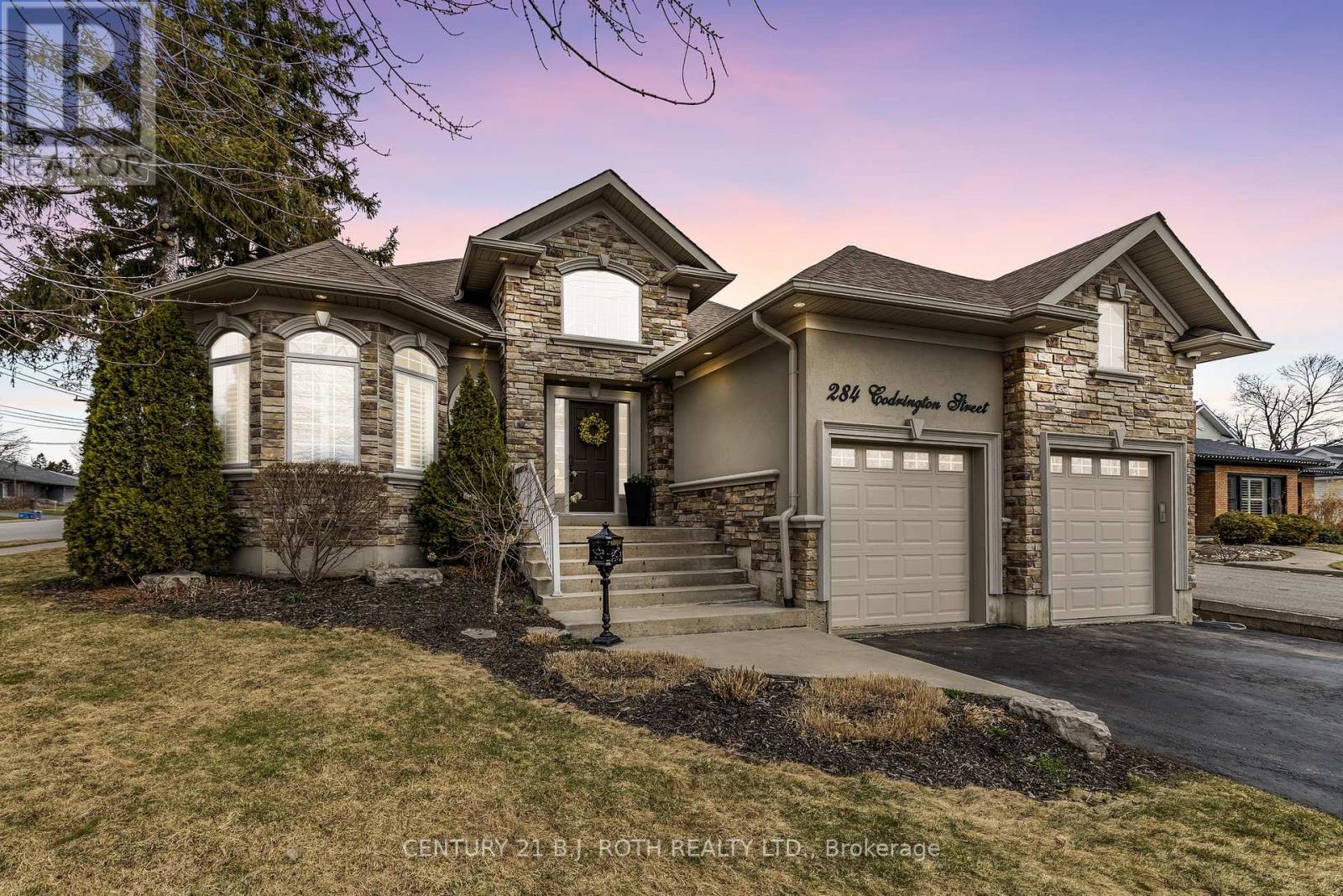 284 Codrington St, Barrie, ON L4M 1S8