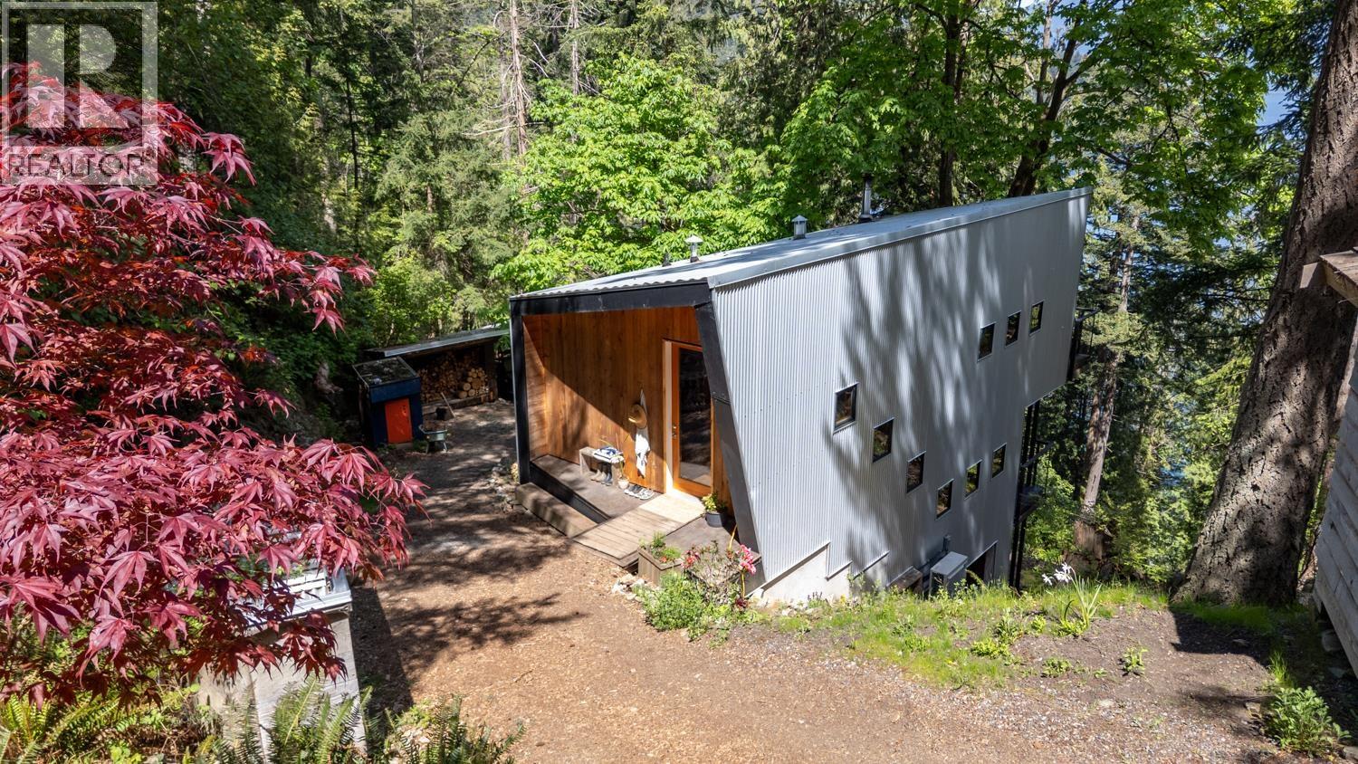 1283 Park Rd, Bowen Island, BC V0N 1G1