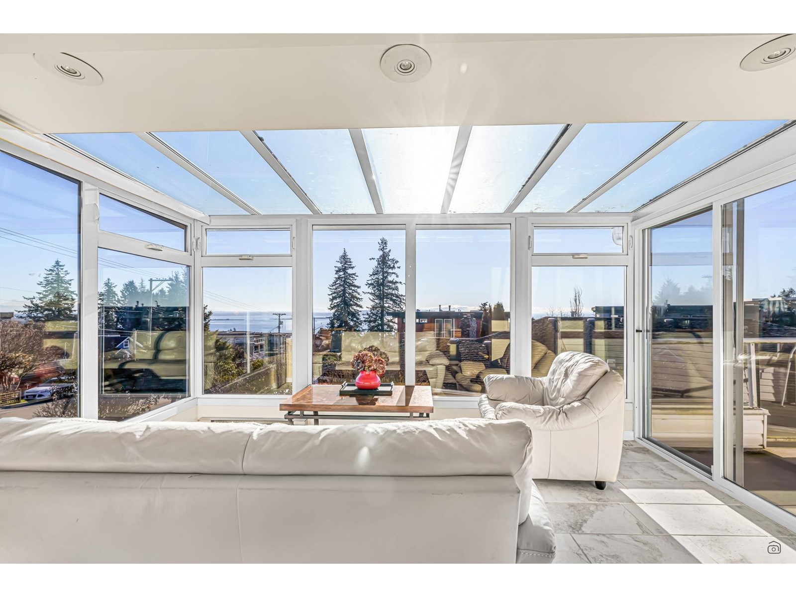 1191 Finlay St, White Rock, BC V4B 4K9