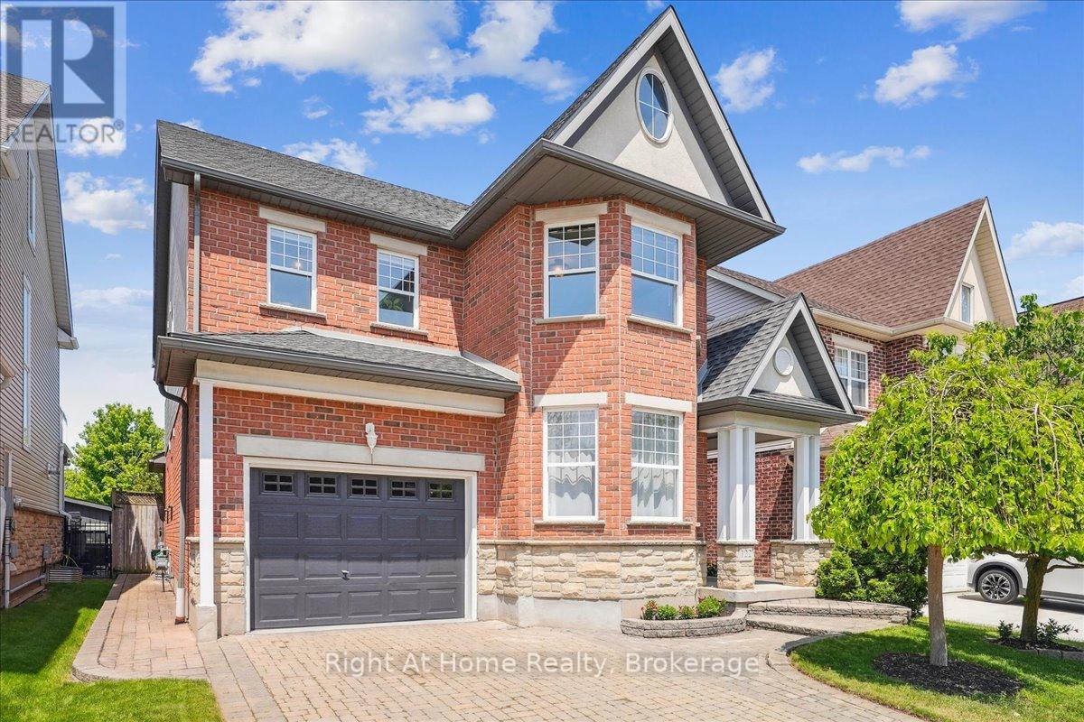 122 Hawkswood Dr, Kitchener, ON N2K 4J4