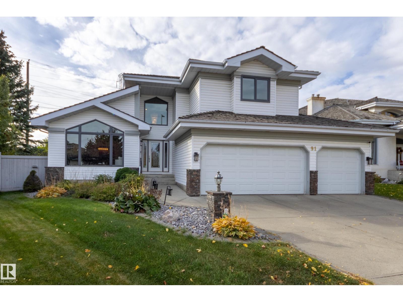91 Cormack Cr NW, Edmonton, AB T6R 2E5