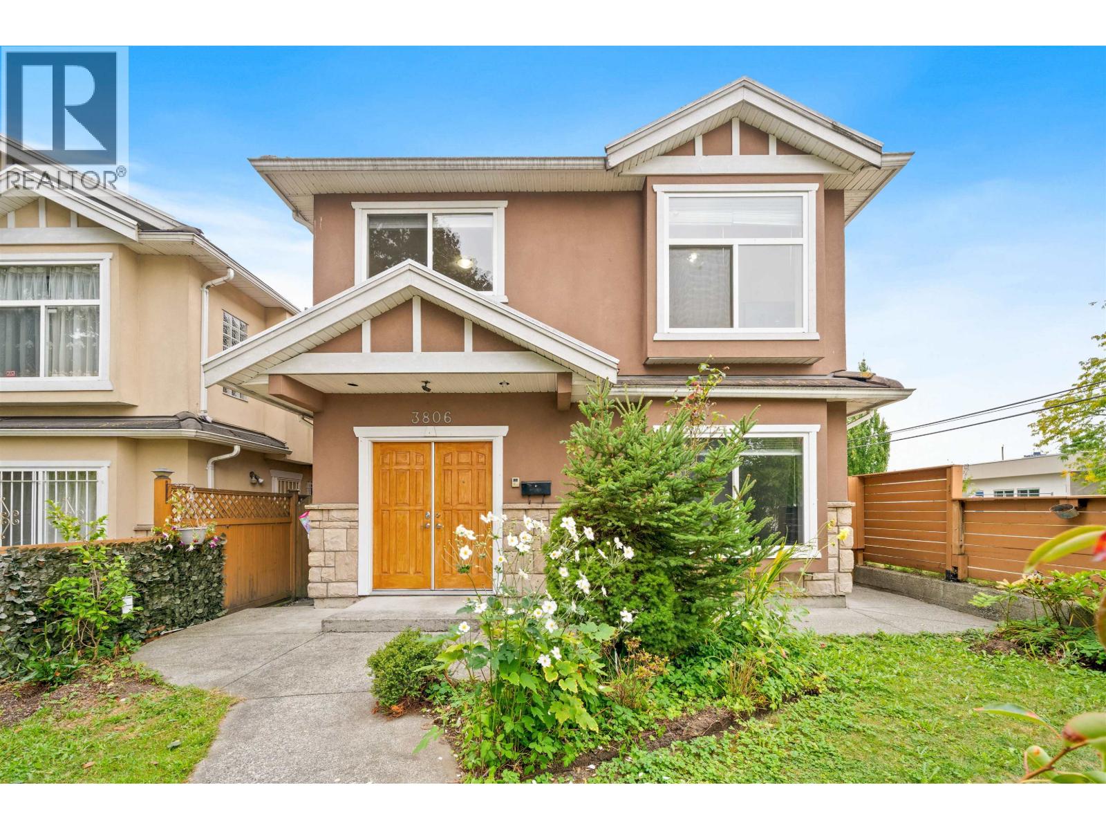 3806 Pine St, Burnaby, BC V5G 1Z2
