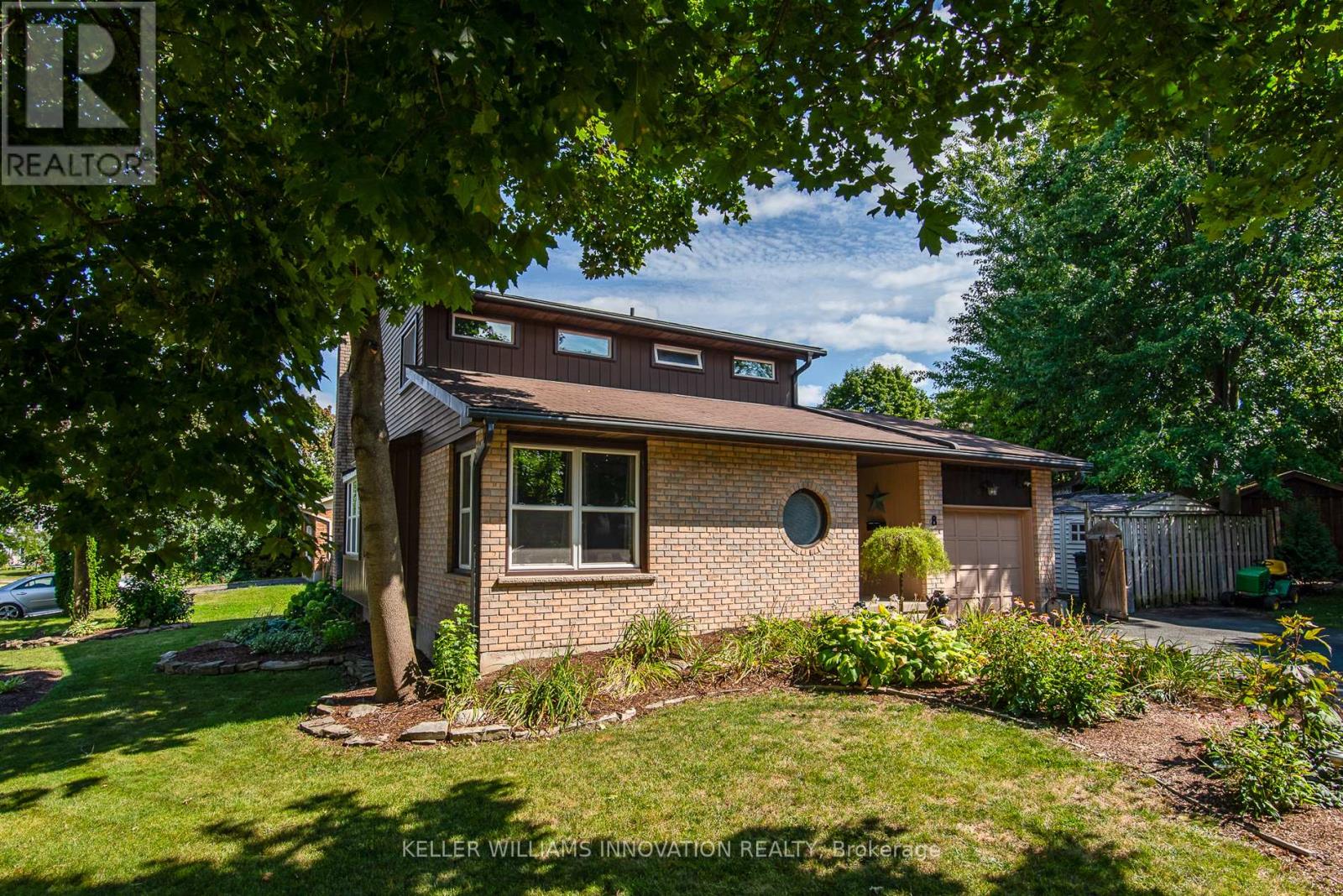 8 Pickwick Pl, Guelph, ON N1H 7V8
