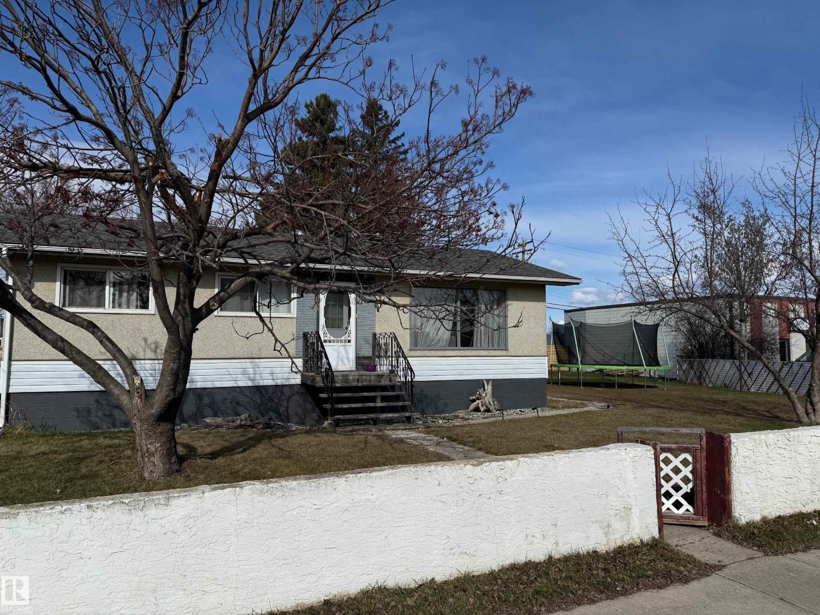 53 St Unit 5144, Drayton Valley, AB T7A 1C5