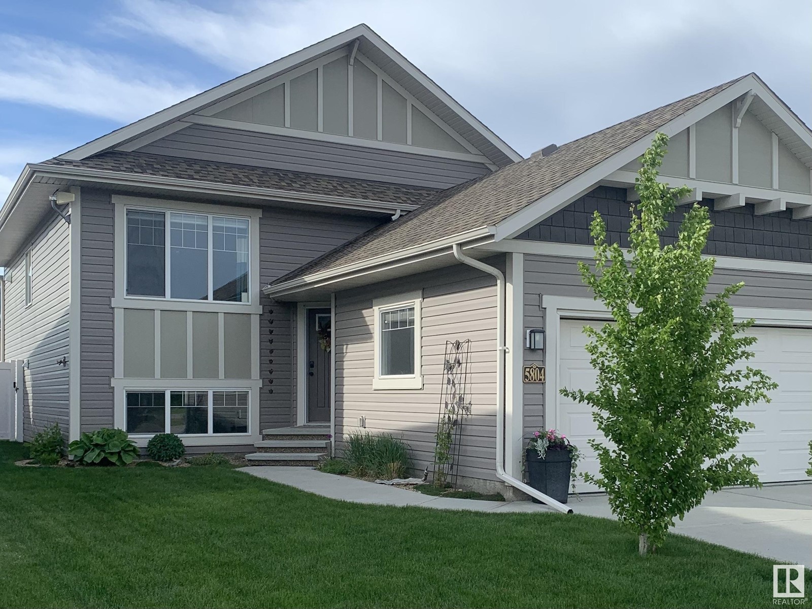 62 Av Unit 5804, Ponoka, AB T4J 0C3