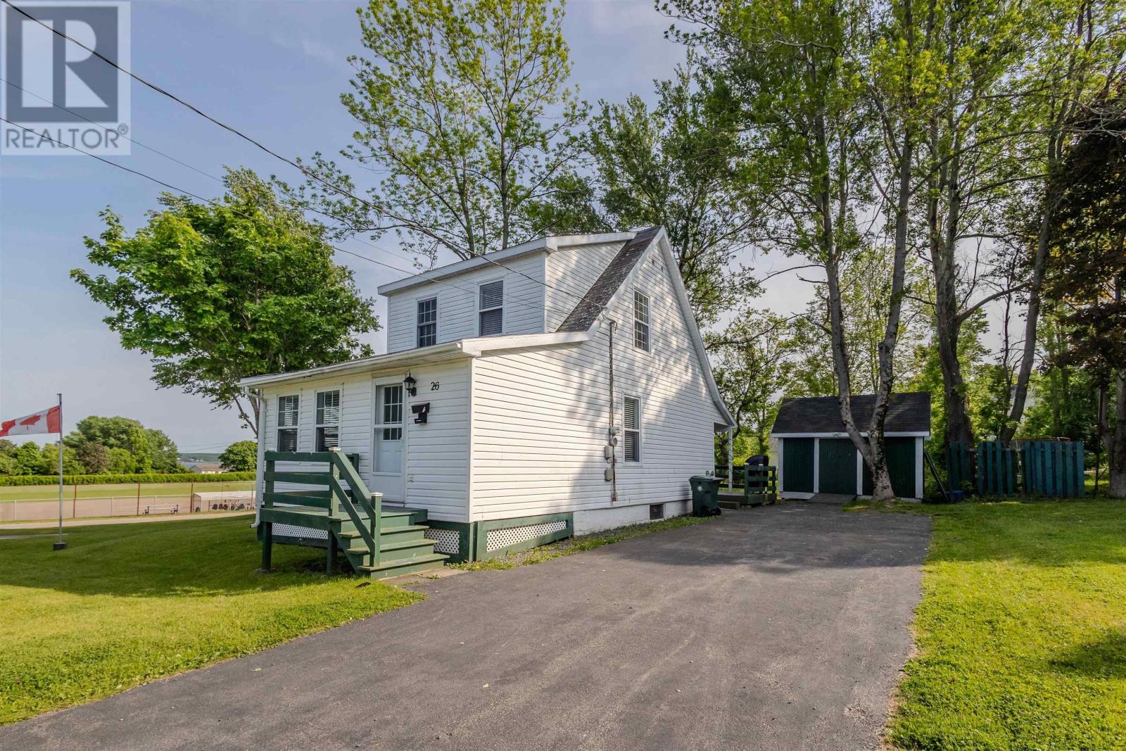 26 Dwyer St, Sydney Mines, NS B1V 1E7