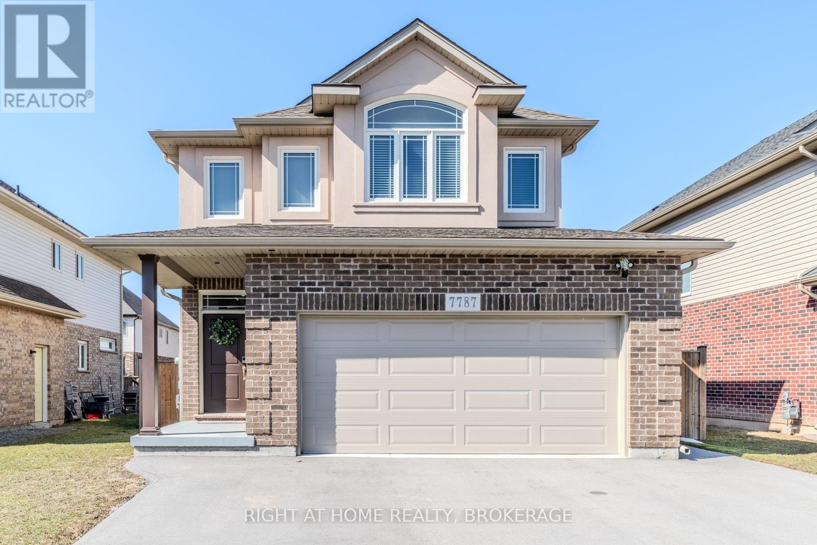 7787 Hanniwell St, Niagara Falls, ON L2G 0H5